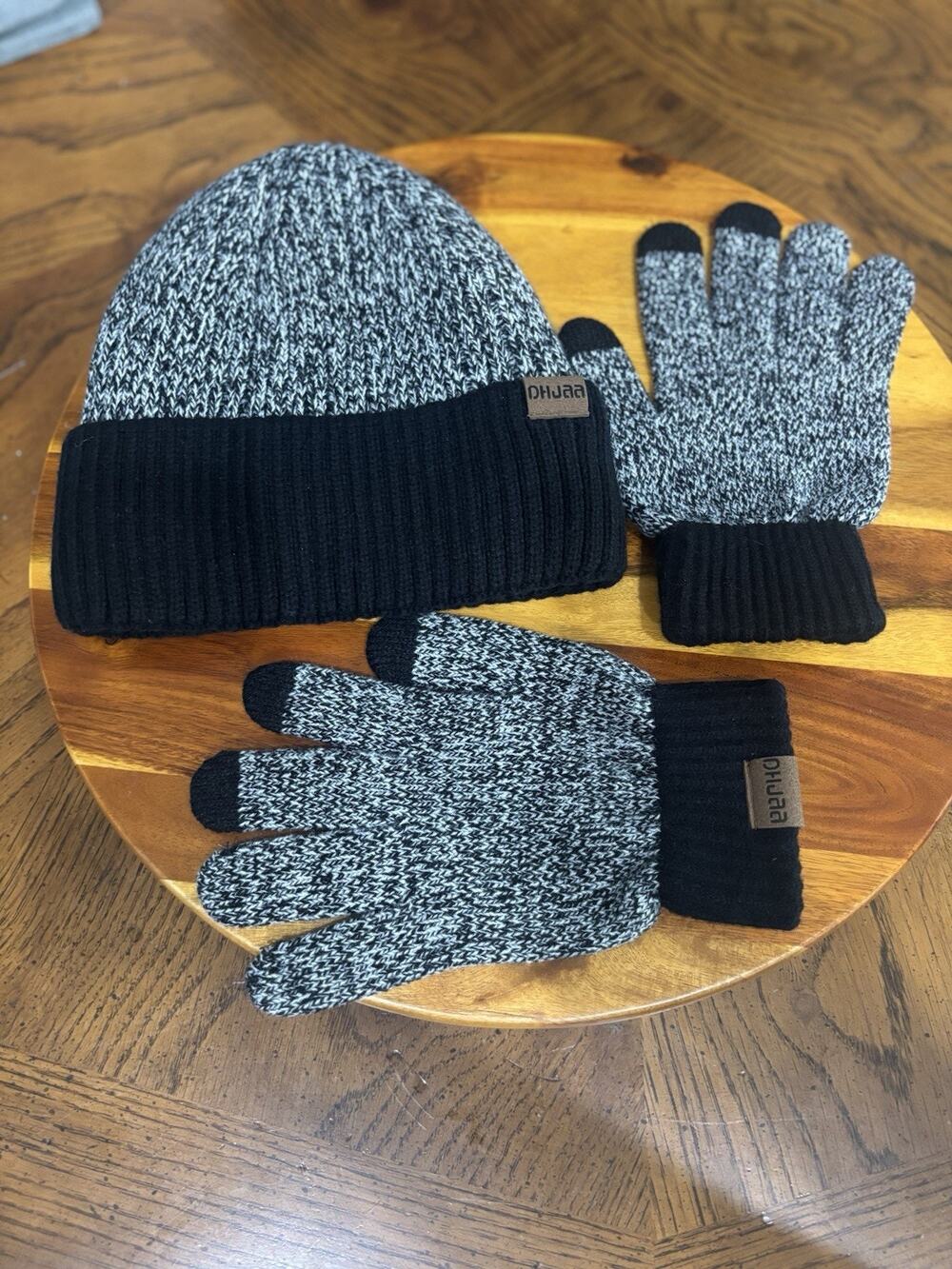 Dhuaa Unisex Knit Acrylic Fleece Lined Knit Hat; Pair Gloves Black White Heather